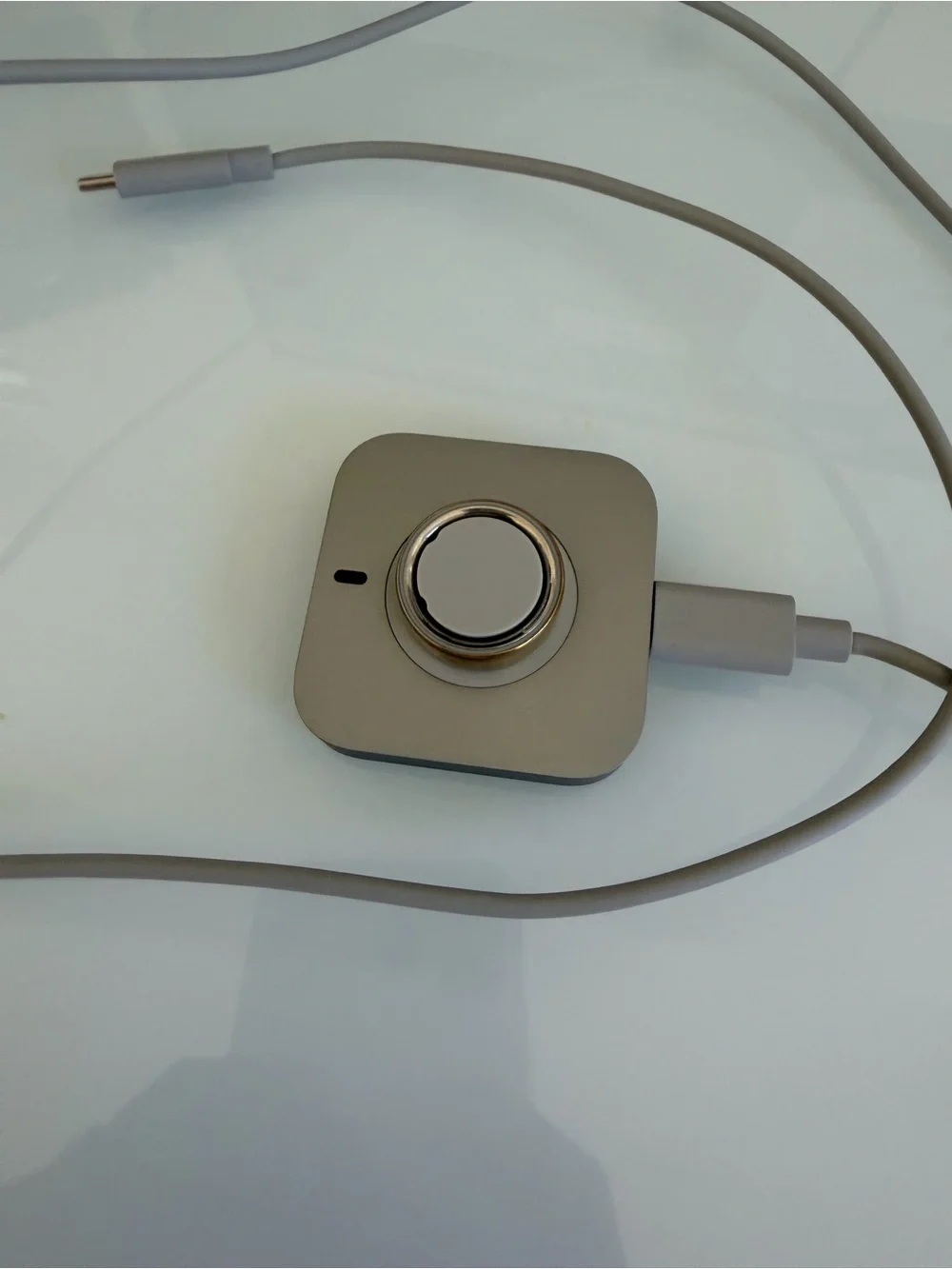 Oura Ring 4 Gold Size 8 with charger